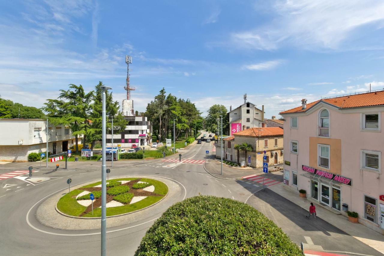 City Center Blue Dream Умаг Екстериор снимка